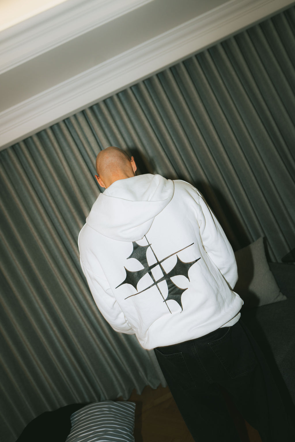 INTERSECTING STARS OVERSIZED HOODIE
